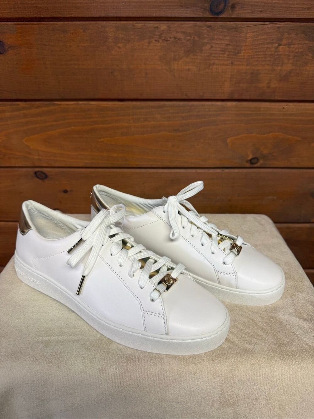 Michael Kors Irving Lace-Up sneakers white/ gold metallic Sz 9 NIB